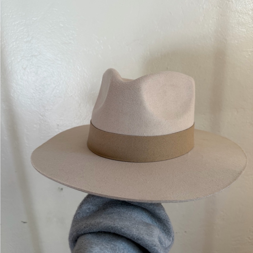 Teresa Foglia x Curateur Hat